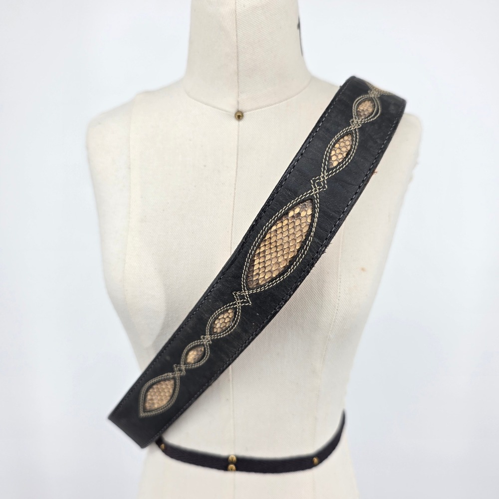 Vintage Western Black Leather Snakeskin Inlay Belt Made in USA Size 28 GL53772